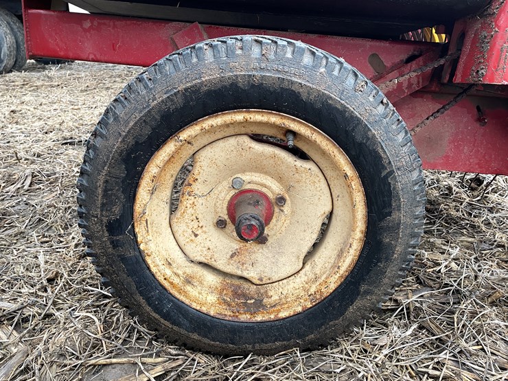 new-holland-144-image-19