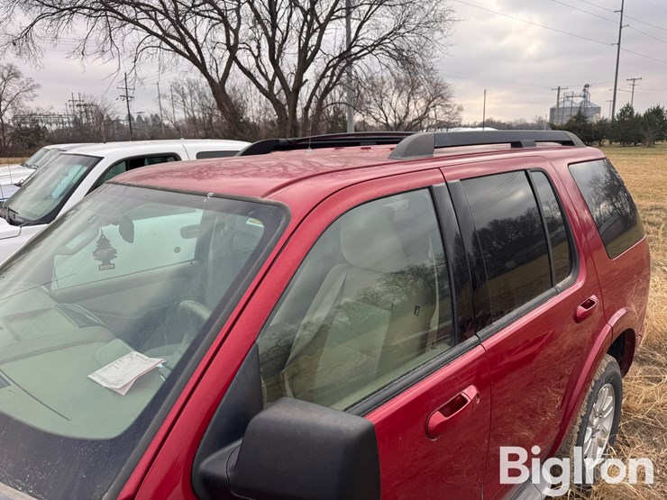 2010-ford-explorer-xlt-image-15