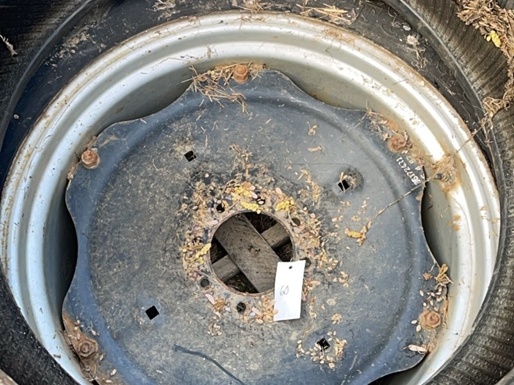 2-tractor-tires-and-1-wheel-image-3