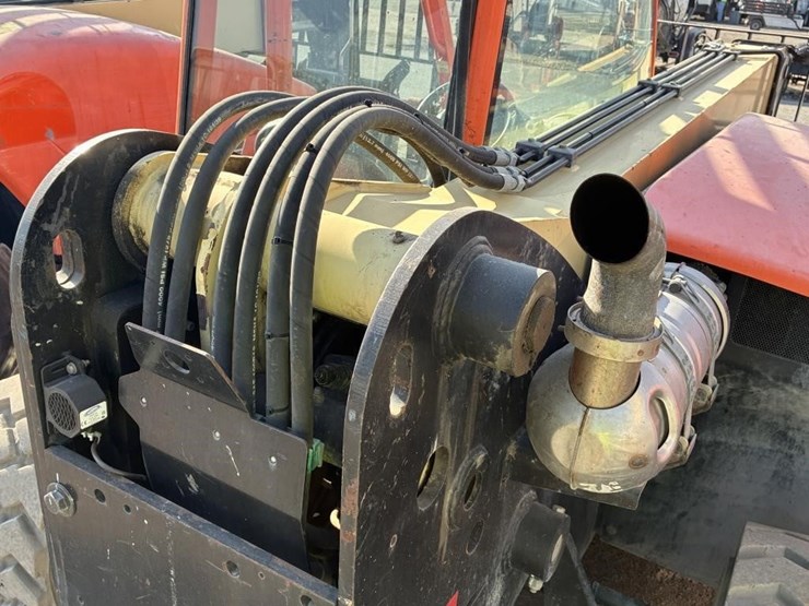 2015-jlg-g5-18a-image-11