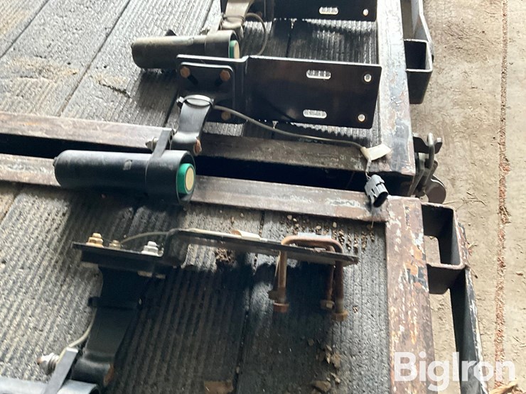 case-ih-ultra-glide-boom-height-system-image-16