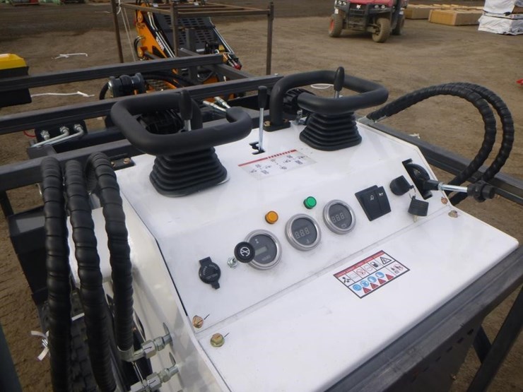 2026-zjg-zj-380-skid-steer-track-loader-image-13