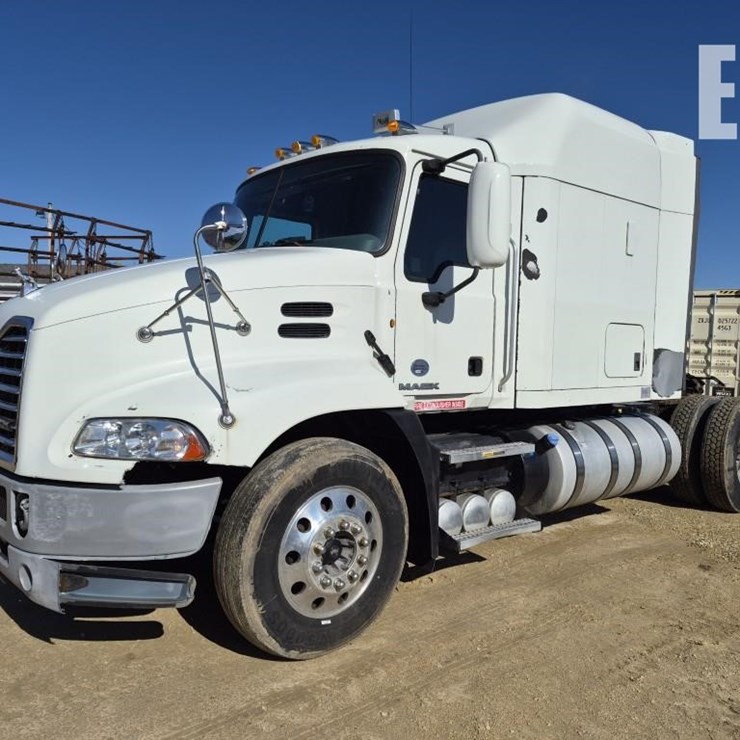 2014 MACK PINNACLE CXU613