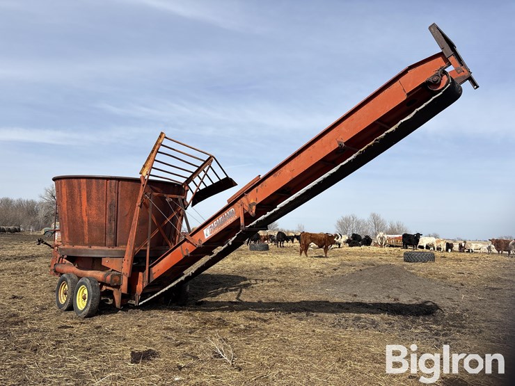 farmhand-900a-tub-grinder-image-7