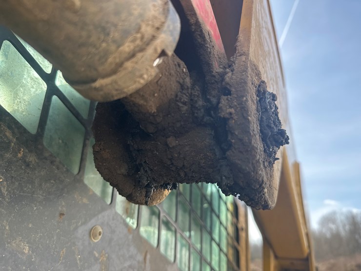 2017-caterpillar-239d-image-17