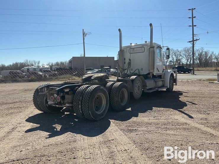 2017-freightliner-coronado-132-image-5
