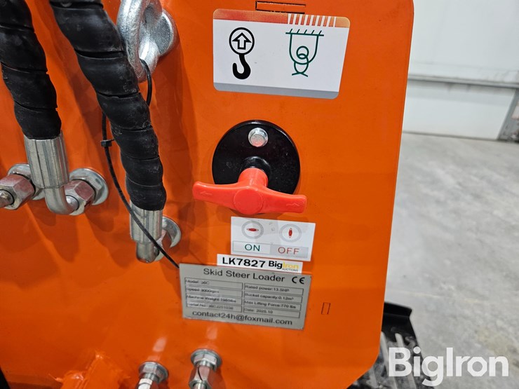 2025-massey-ferguson-730-image-9