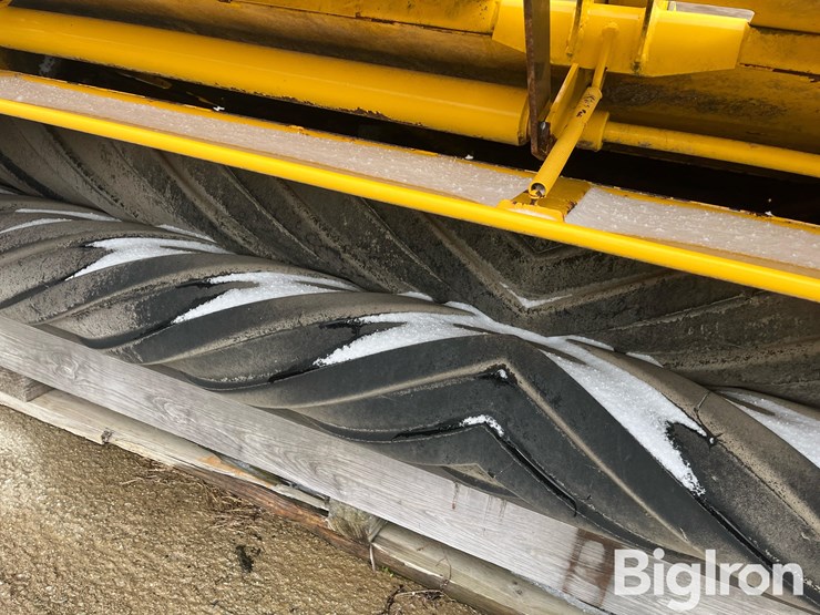 2014-new-holland-720hd-image-16