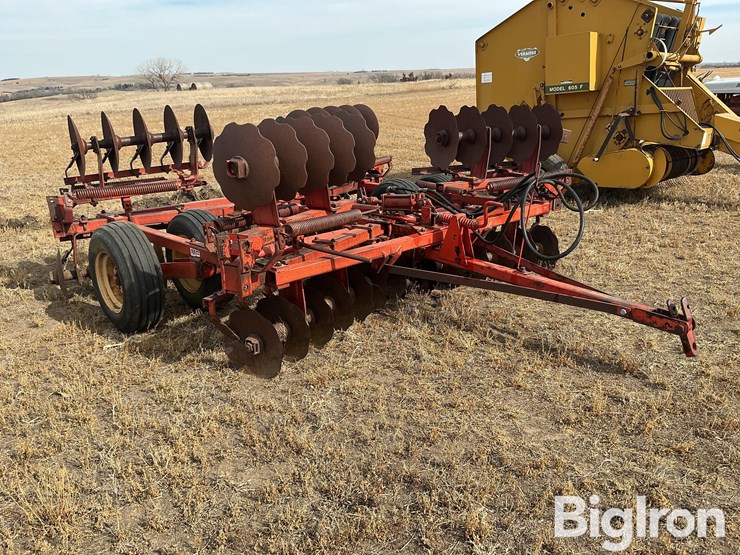 massey-ferguson-520-image-3