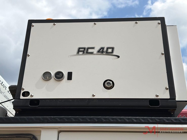 peterbiltpb337-service-truck-image-8