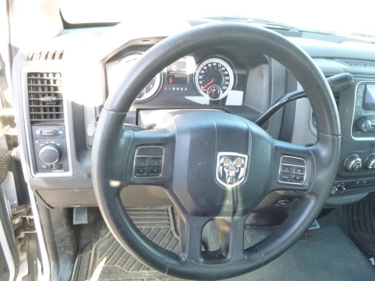 2014-dodge-1500-image-12