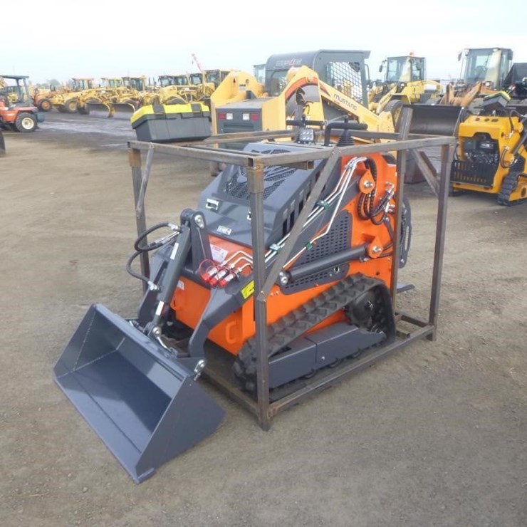 TPM T460 Skid Steer Track Loader