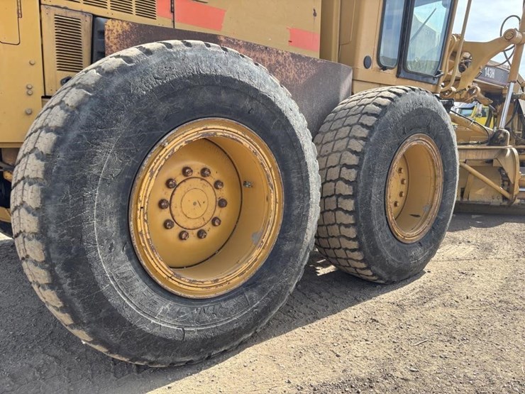 2006-caterpillar-143h-image-35