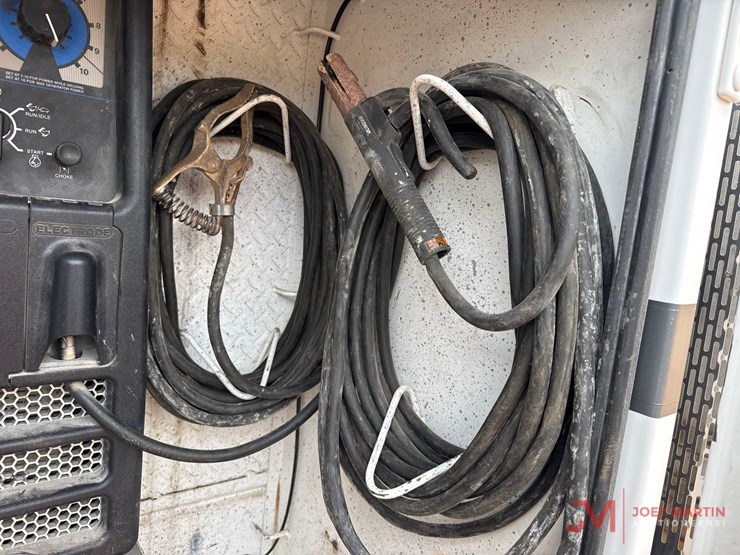 peterbiltpb337-service-truck-image-51