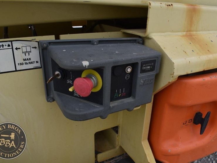 2015-jlg-2646es-image-13