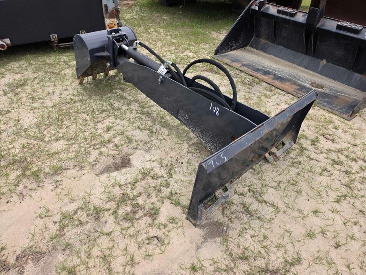 --backhoe-attachment-image-2