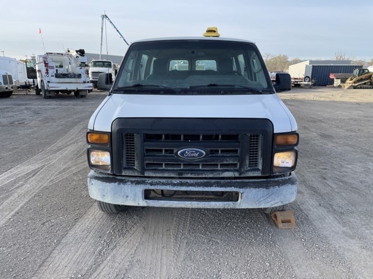2010-ford-e350-xl-sd-image-8