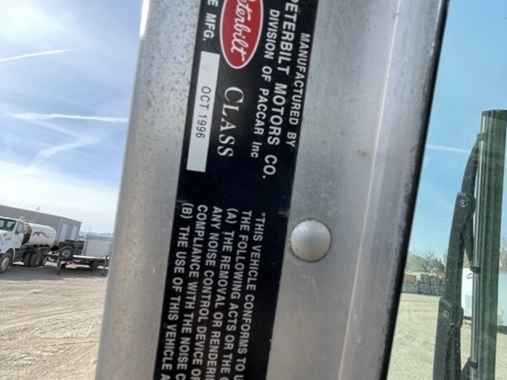 1997-peterbilt-320-image-37