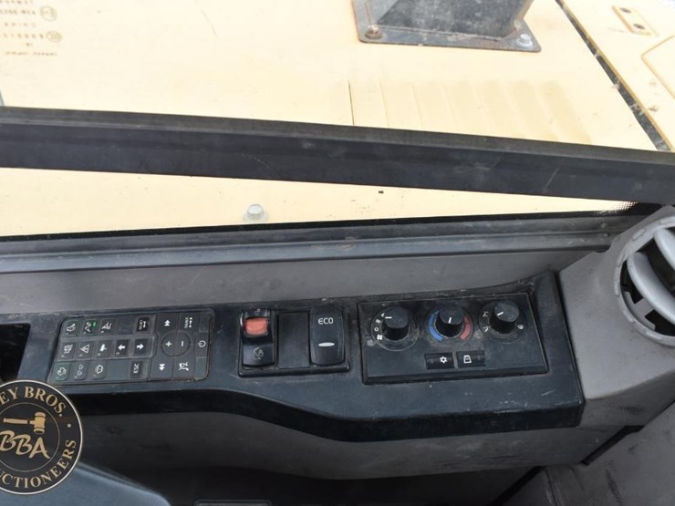 2019-volvo-ecr88d-image-57