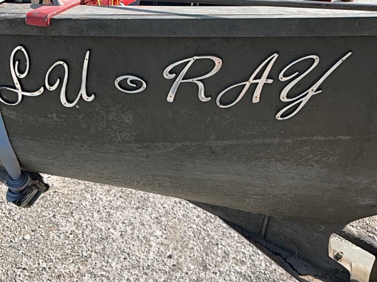 rare-super-nice-wood-reelfoot-lake-calhouns--stump-jumper-boat-with-original-seats-with-trailer-image-12