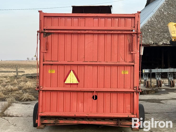 hesston-stackhand-10-forage-stacker-image-6