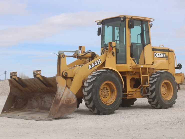 1998-john-deere-444h-image-1