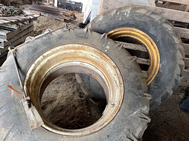 #2384-•-clamp-on-tractor-duals-image-1