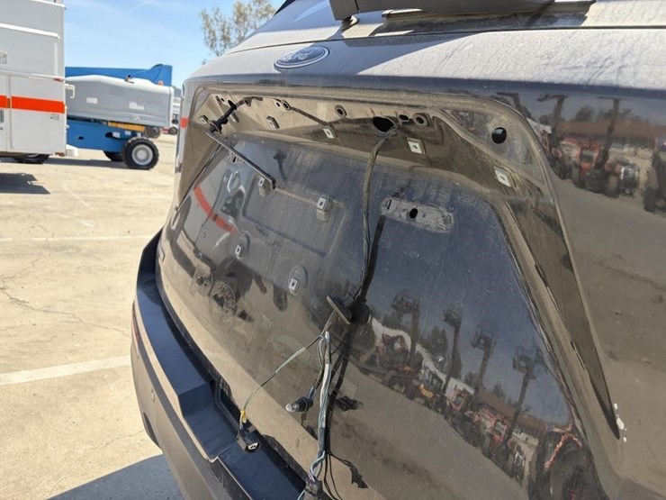 2021-ford-explorer-police-interceptor-image-5