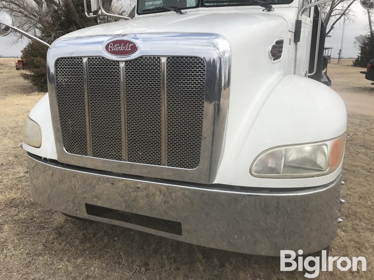 2010-peterbilt-337-image-10