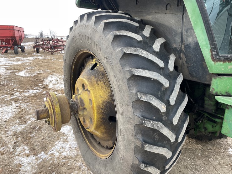 john-deere-4840-image-24