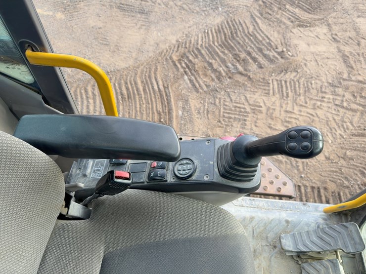 2014-volvo-ec340dl-image-39