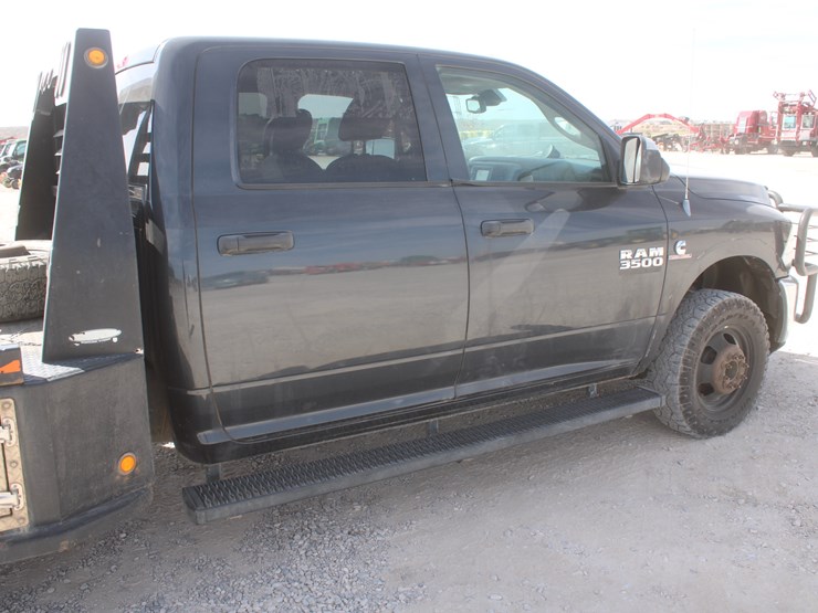 2015-dodge-3500-image-61