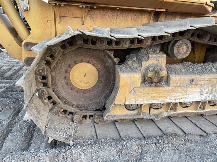 2013-deere-700k-lgp-image-22