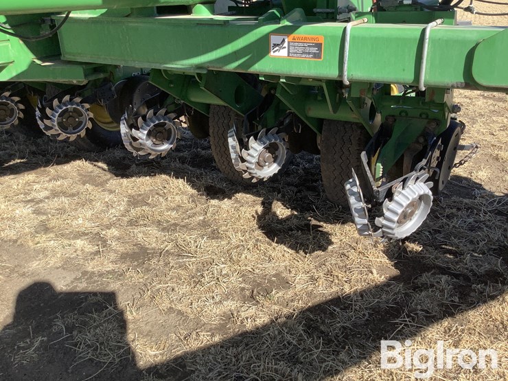 2010-john-deere-1770nt-ccs-image-13