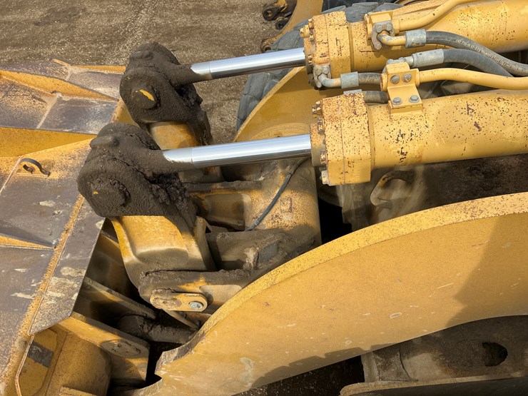 caterpillar-980g-image-18