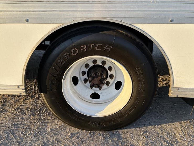 2016-ford-f650-xlt-image-8