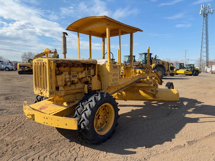 caterpillar-12-image-5