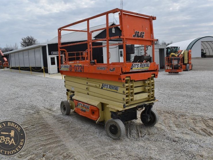 2015-jlg-2646es-image-7