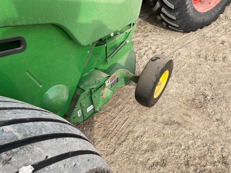 john-deere-560m-image-13