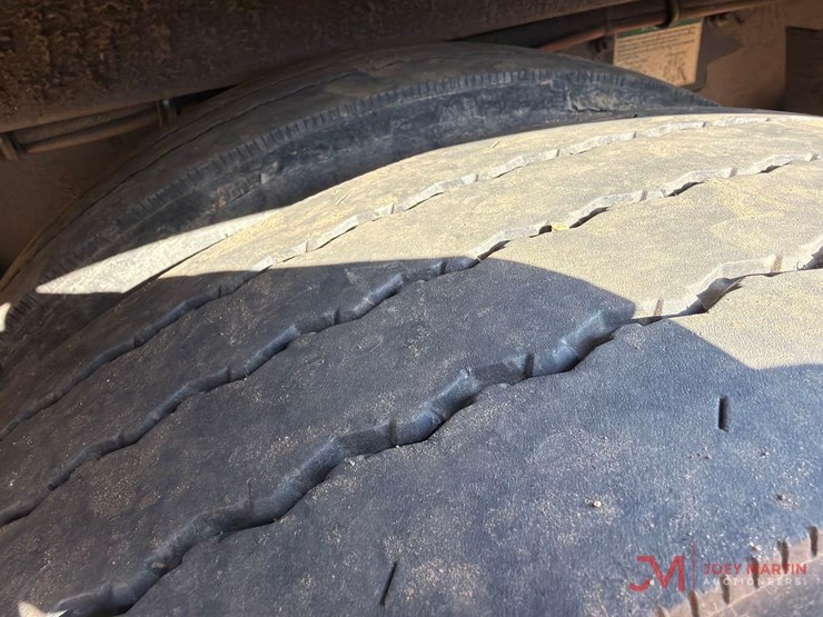 2008-thomas-saf-t-liner-c2-image-6