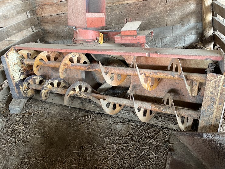 #2385-•-new-idea-avco-snowblower-image-2