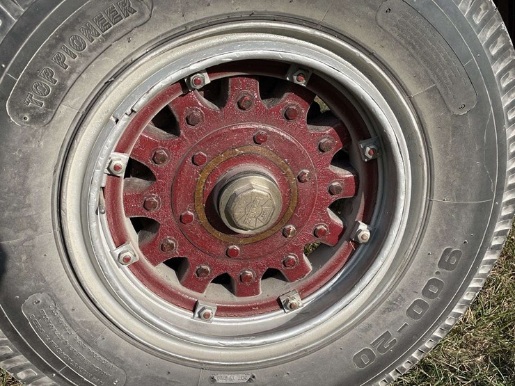 1917-american-la-france-firetruck-image-26