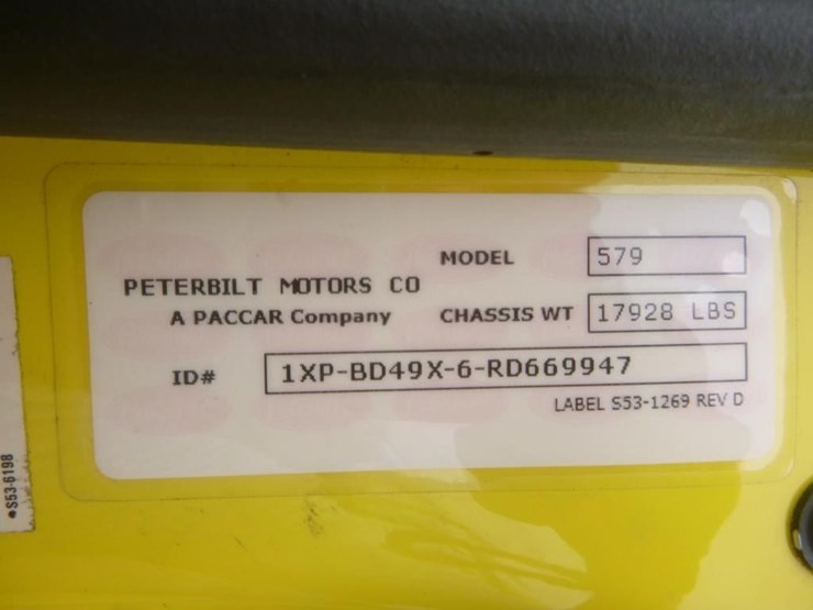 2024-peterbilt-579-image-25