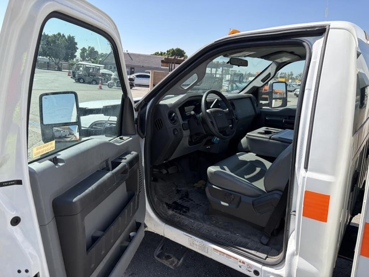 2012-ford-f450-image-10