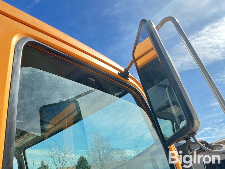 2008-gmc-t7500-image-14