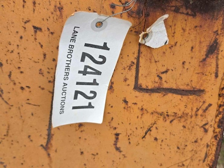 --6'-loader-dirt-bucket-image-6