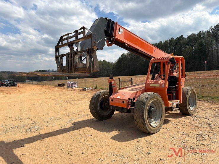 2016-jlg-6042-telehandler-image-4