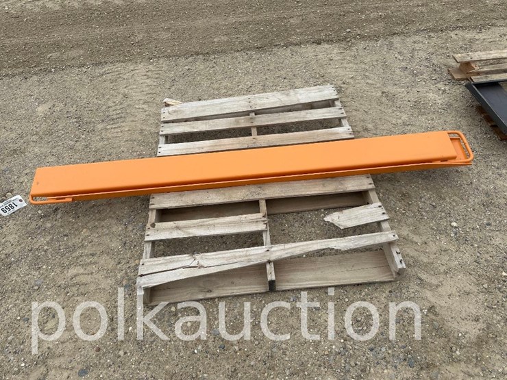 1859---skid-steer-pallet-fork-extensions---8'-image-1
