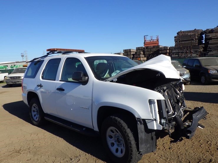 2014-chevrolet-tahoe-image-2