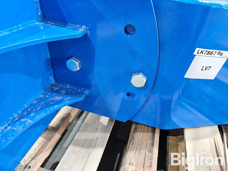 2025-massey-ferguson-730-image-17